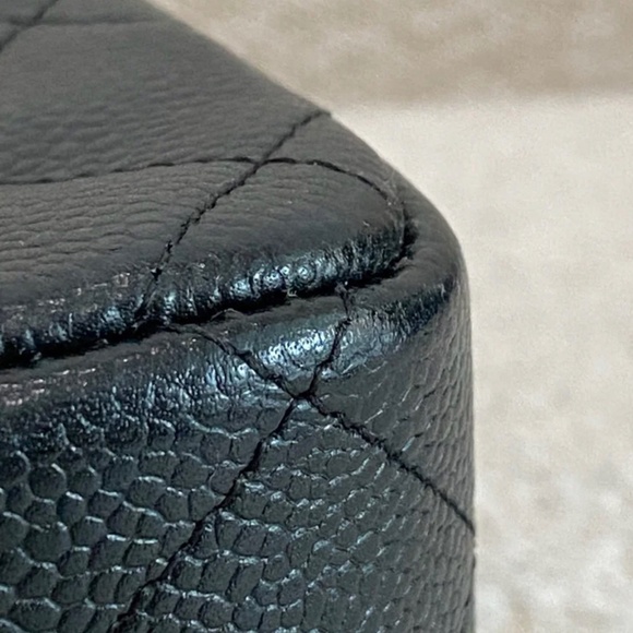 Authentic Chanel Classic Flap Jumbo Black Caviar - Picture 7 of 16